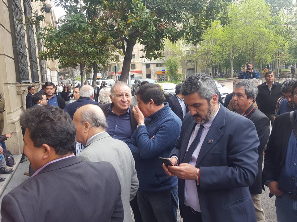 ASEMUCH ENTREGA NUEVA PROPUESTA DE LEY DE RETIRO VOLUNTARIO AL MINISTERIO DE HACIENDA Y SE DECLARA “EN ESTADO DE ALERTA”.
