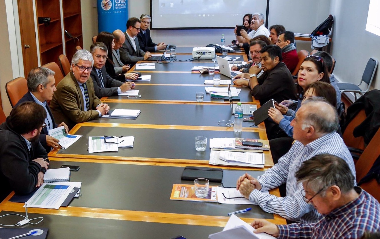 ASEMUCH y la Mesa del Sector Publicó se reúnen con Ministro de Hacienda.