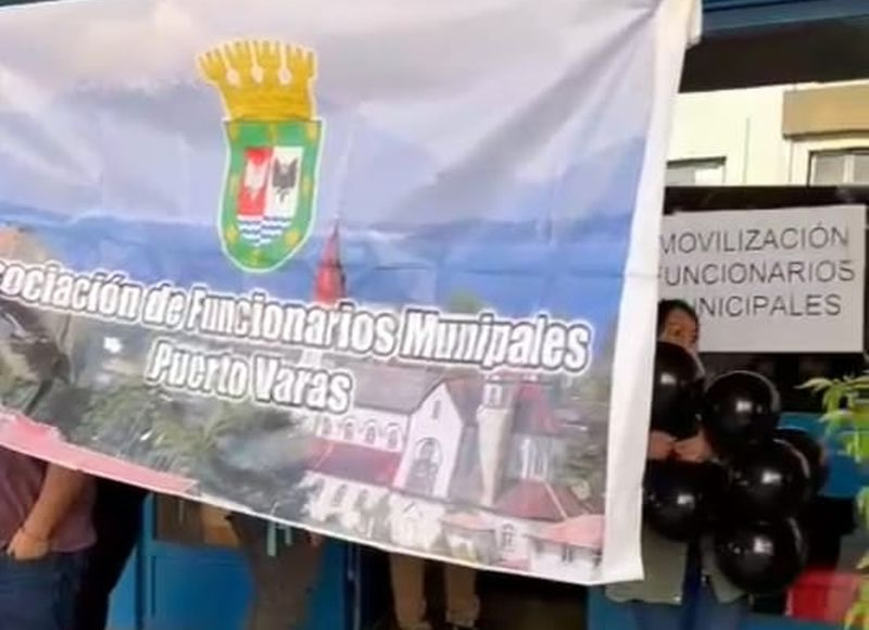 Trabajadores de la Municipalidad de Puerto Varas inician movilización